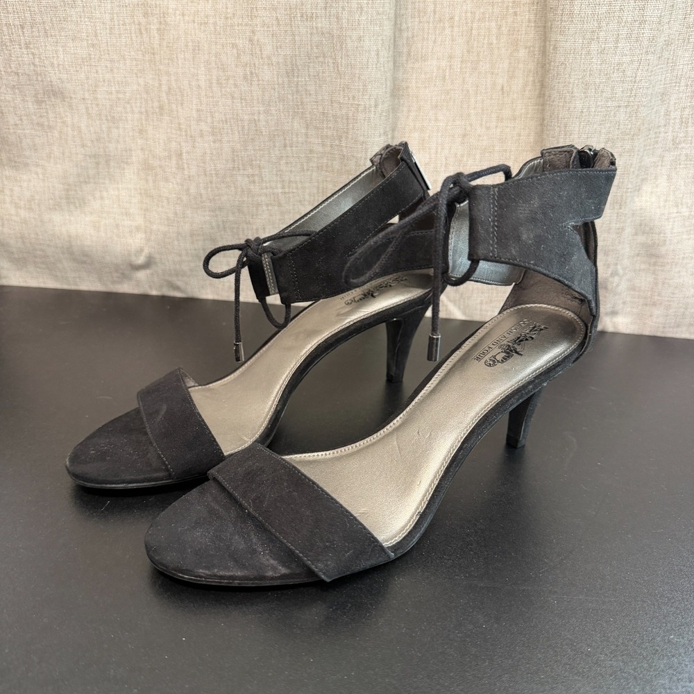 Coach and Four Suede Heels Women's 9 Blackβ Wedding Party Back Zip Career Formal